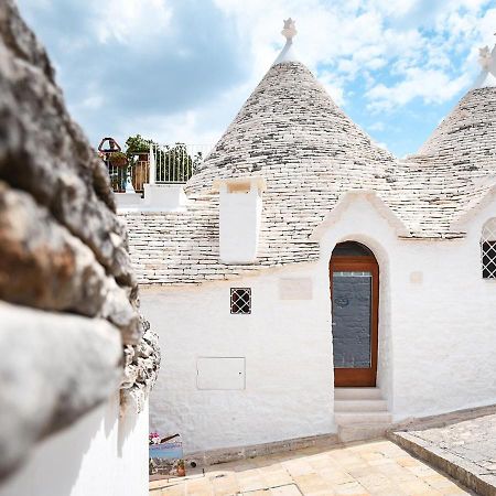 Trulli E Puglia Luxury Suite อัลเบโรเบลโล ภายนอก รูปภาพ