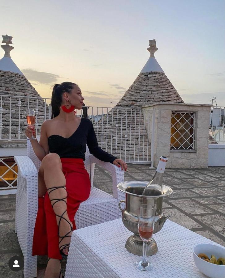 Trulli E Puglia Luxury Suite อัลเบโรเบลโล ภายนอก รูปภาพ