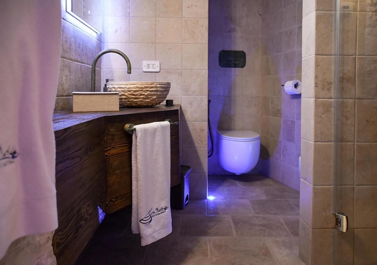 Trulli E Puglia Luxury Suite อัลเบโรเบลโล ภายนอก รูปภาพ