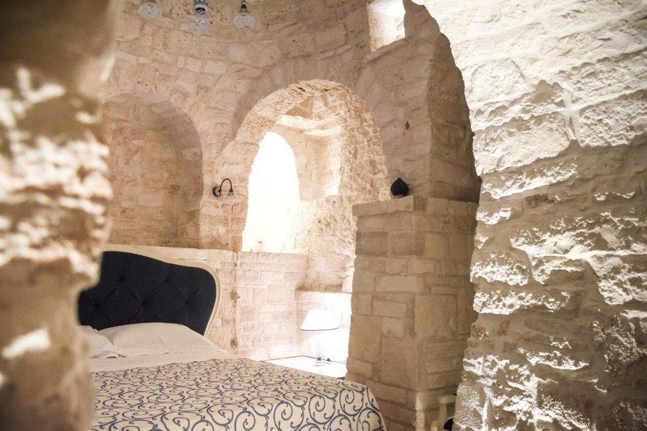 Trulli E Puglia Luxury Suite อัลเบโรเบลโล ภายนอก รูปภาพ